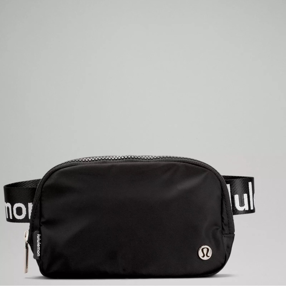 NWT Lululemon Everywhere Belt Bag Wordmark